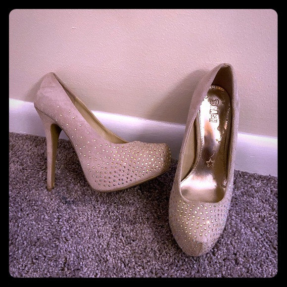 Heels - Picture 1 of 1